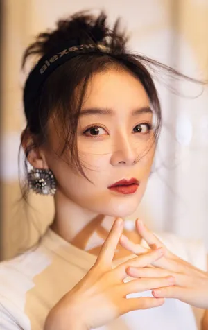 袁姗姗清雅迷人时尚写真图片
