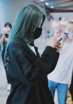 杨超越绿发私服机场街拍图片_4