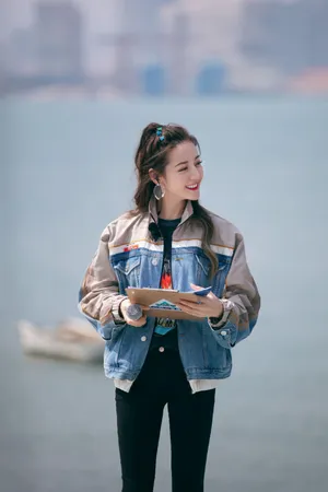 迪丽热巴创造营2019清新性感图片_8