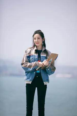 迪丽热巴创造营2019清新性感图片_15