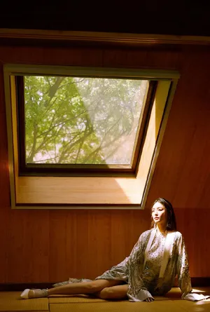 尤靖茹成熟优雅时尚写真大片