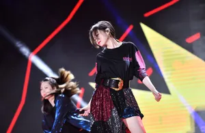 张靓颖性感靓丽写真图片