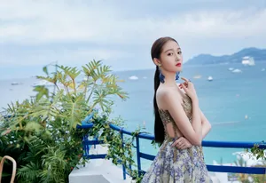 关晓彤性感优雅写真图片_3