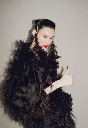 奚梦瑶性感旗袍杂志封面写真图片_3
