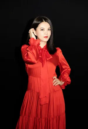 主持人李湘成熟魅力写真图片_3