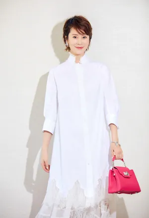 海清蕾丝长裙优雅气质写真图片