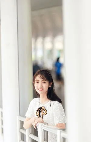 邢菲甜美娇俏时尚写真图片_5