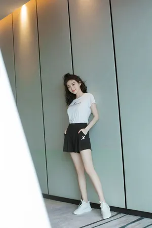 景甜清新休闲活动照图片_1