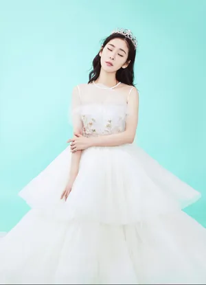 张碧晨仙女裙性感写真图片
