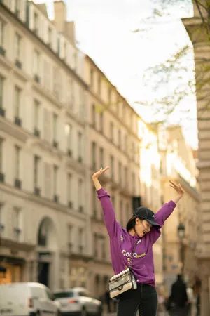 宋茜俏皮私服活力街拍写真图片_2