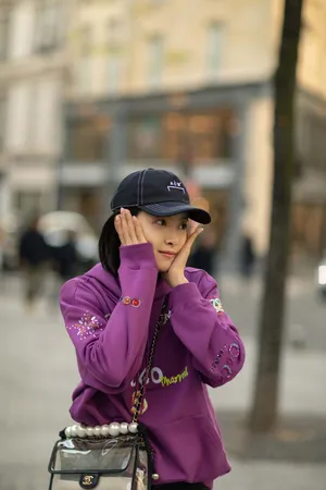宋茜俏皮私服活力街拍写真图片_3