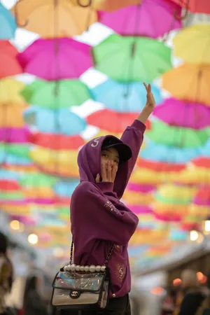 宋茜俏皮私服活力街拍写真图片_6