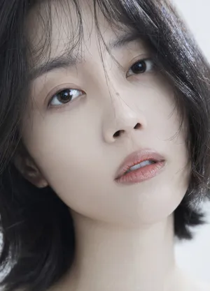 李溪芮时尚彩妆写真图片_3
