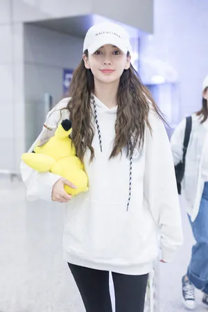 Angelababy简约私服机场街拍图片_8