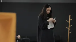 倪妮话剧幺幺洞捌剧照图片_3