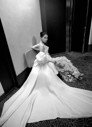 关晓彤粉色少女心优雅写真图片