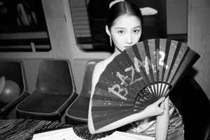 关晓彤印花裙甜美写真图片_3