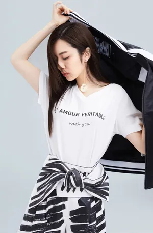 王晓晨清新妩媚时尚写真图片_8