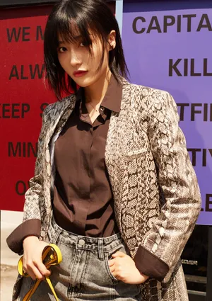 田沅性感干练写真图片_5