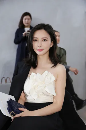 熊乃瑾俏皮优雅活动照图片_2