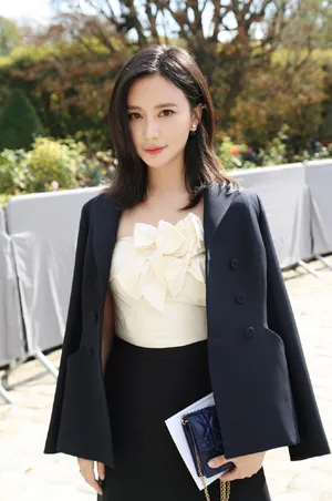 熊乃瑾俏皮优雅活动照图片_5