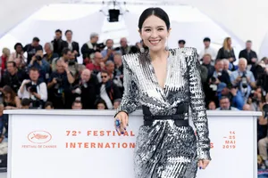 章子怡亮片长裙性感写真图片_4