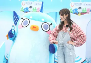 曹曦月《人偶总动员》甜美剧照图片