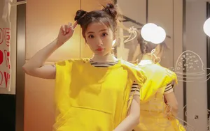 厉蔺菲清爽甜美写真