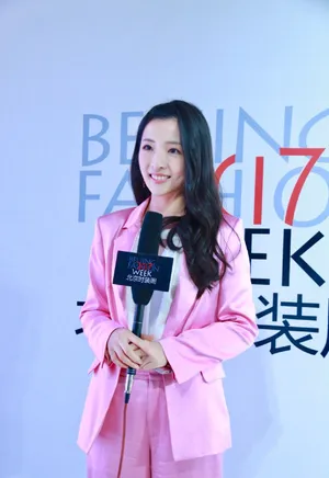 厉蔺菲北京时装周性感活动照图片_8