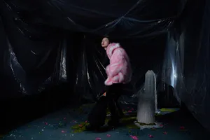 曾美慧孜黑色系凌厉冷艳写真图片