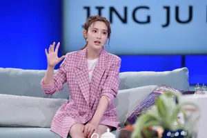 彭小苒《非常静距离》甜美图片_7