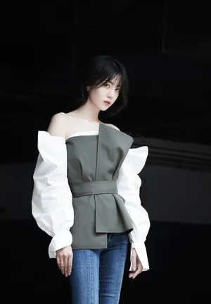 李溪芮时尚甜美街拍图片