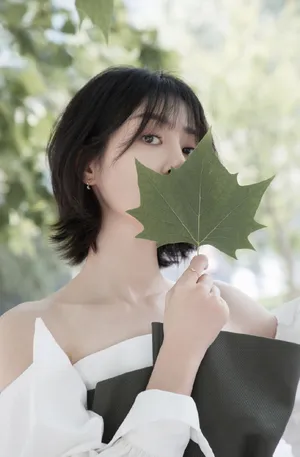 李溪芮时尚甜美街拍图片_1