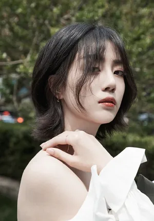 李溪芮时尚甜美街拍图片_3