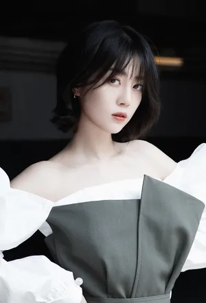 李溪芮时尚甜美街拍图片_5