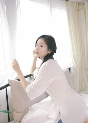 厉蔺菲慵懒清新居家写真图片_6