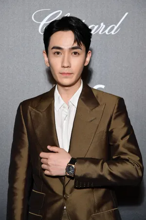 朱一龙摩登绅士写真图片_1