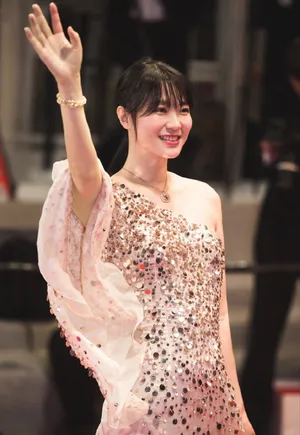 黄璐优雅礼服活动图片