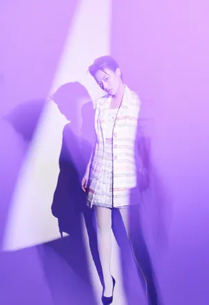 马思纯时尚芭莎光影写真大片_8