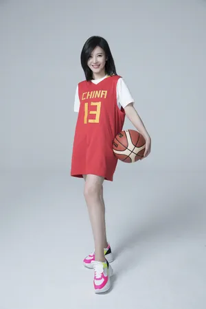 杨子姗活力运动风写真图片