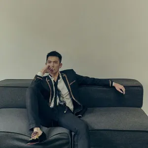 杨洋剑眉星目清爽魅力写真图片
