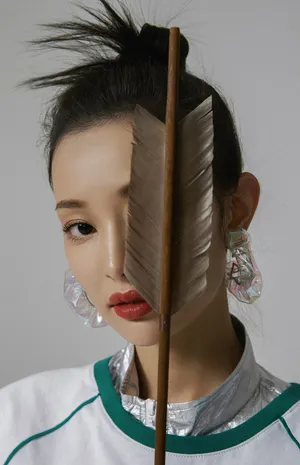 盖玥希冷艳迷人时尚写真大片