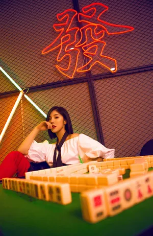 赵奕欢复古妩媚写真图片_1