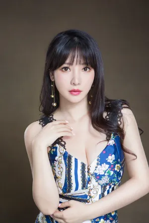 柳岩性感迷人写真图片
