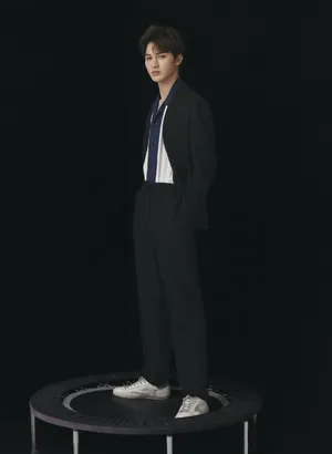 朱正廷帅气精致写真图片_2