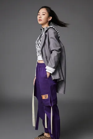 朱颜曼滋酷美养眼写真图片_2