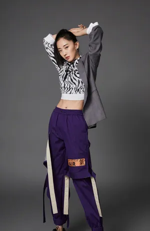 朱颜曼滋酷美养眼写真图片_4