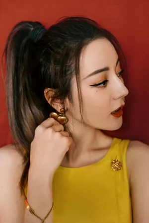 迪丽热巴清新俏皮写真图片_3