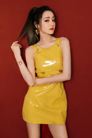 迪丽热巴清新俏皮写真图片_4