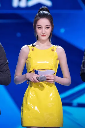 迪丽热巴创造营甜美舞台照图片_3